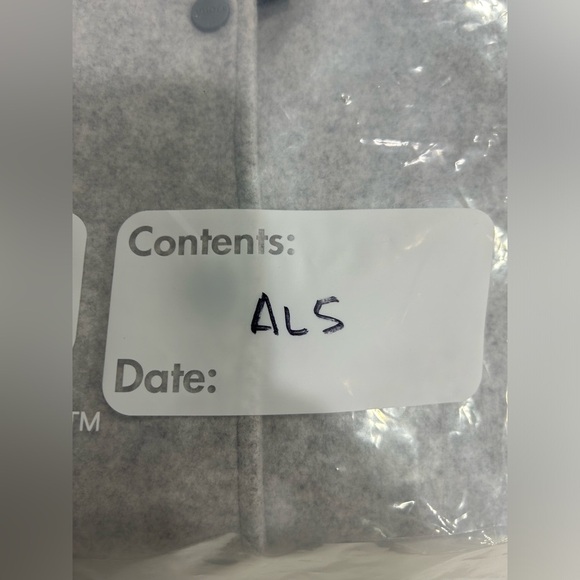 Vuori Women's Large Soho Melton Jacket Light Grey NWT Synthetic Wool Sporty - Picture 8 of 9